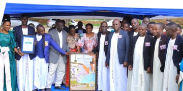 Minisita Nakate asabye abazadde  okuyigiriza abaana okukola era babalambike nemu mpisa