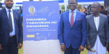 Katikkiro Mayiga atabukidde abavubuka abalowooleza mu kubawa nebalemwa okukola, abalala abasabye okwekuuma Mukenenya