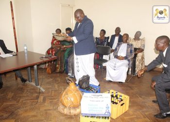 Omutaka Mutumba akuutidde abazukkulu okunyweza Ebika