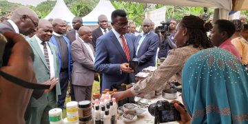 Katikkiro Mayiga alambudde Abanoonyereza ku Mmwaanyi (NACORI), asabye abalimi okwekwata Saayansi bafunemu