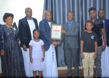 Aba Midwest mu Amerika baleese Oluwalo Embuga