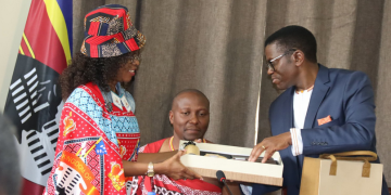 Obugenyi bwa Katikkiro wa Eswatini,Russel Mmiso Dlamini mu bifaananyi