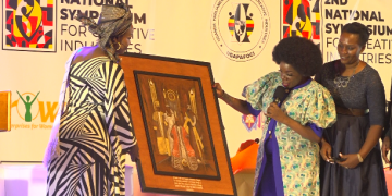 Nnaabagereka Nagginda asiimiddwa aba Uganda Parliamentary Forum for Creative Industries olw’okulaakulanya abantu