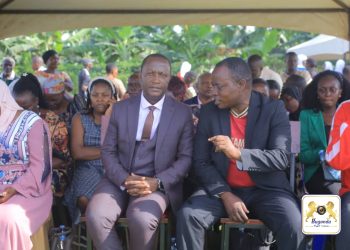 Minisita w’Abavubuka Abakubiriza Okwettanira Obwegassi.