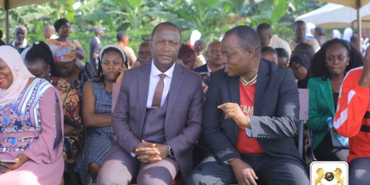 Minisita w’Abavubuka Abakubiriza Okwettanira Obwegassi.