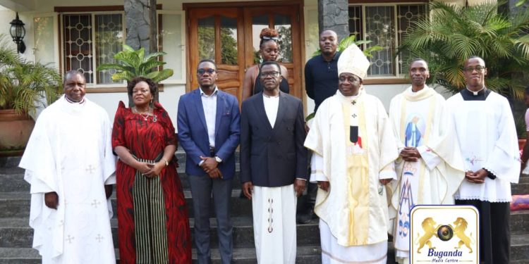 Ssaabasumba asabidde Charles Mayiga Junior nga yeetegekera embaga eyengedde