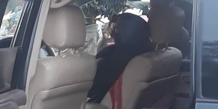  Kitalo! Omutaka Lwomwa akubiddwa amasasi agamuttiddewo, abadde anaatera okutuuka ewaka