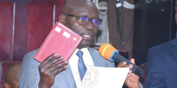 Omulamuzi Byabakama alayiziddwa ku bwa ssentebe w’akakiiko k’ebyokulonda, asuubizza akalulu ak’obwenkanya mu 2026