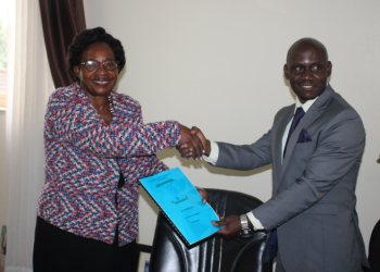 Minisita Kikomeko asabye abakulira amasomero ga Buganda okuteeka essira ku Buwangwa n’Ennono