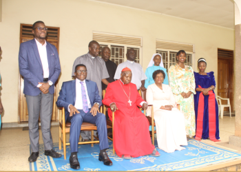 Katikkiro Mayiga  alambudde  Kalidinaali Emmanuel Wamala