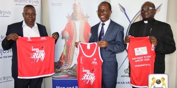 Ab’e Bungereza beesunga misinde gy’amazaalibwa ga Kabaka, baguze emijoozi