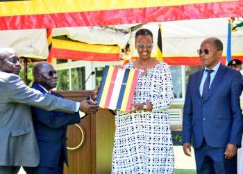 Ebya Siniya ey’Omukaaga bifulumye, abayizi bayitidde waggulu