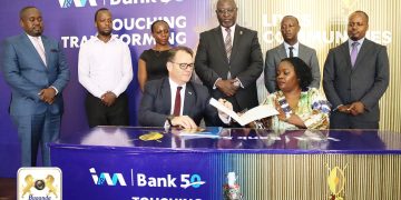  Aba I & M Bank bazizza buggya enkolagana yabwe n’Obwakabaka, beeyamye okwongera obuvujirizi