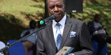 Owek. Mugumbule asabye abazadde okufaayo ku nkuza y’abaana