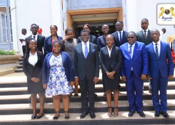 Katikkiro Mayiga akuutidde abayizi okukozesa obulungi emikisa gyabwe