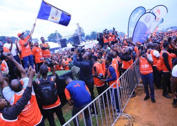 #KabakaRun2024 :  Olubiri luwuumye nga  Nnamungi w’omuntu adduka emisinde gy’Amazaalibwa ga Kabaka