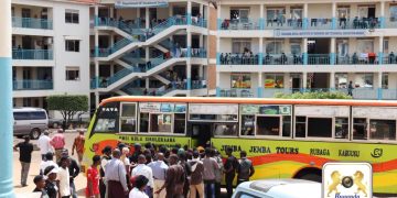 Minisita Nakate akubagizza aba Buganda Royal olw’okufiirwa abayizi mu kabenje