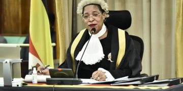 Sipiika Among awakanyizza ebyogerwa nga bwewaliwo abaagala okutemula omubaka Joel Ssenyonyi