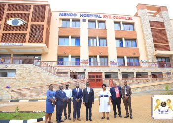 Owek. Mayiga alambudde Eddwaliro ly’ Amaaso e Mmengo, akubirizza abantu okujjanjabwa abakugu