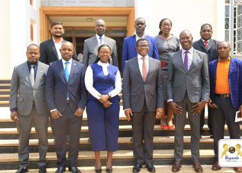 Katikkiro Mayiga asisinkanye ab’ekibiina ekitaba abasogola omwenge, alabudde abaguyitiriza