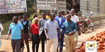 Minisita Alambudde Abavubuka: Abakurizza Obweggasi n’Okutereka.