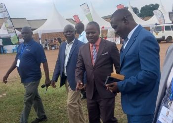 Minisita Kazibwe asabye abantu okusooka okunoonyereza nga tebanatandikawo mirimu