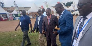 Minisita Kazibwe asabye abantu okusooka okunoonyereza nga tebanatandikawo mirimu