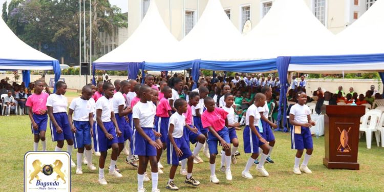 Katikkiro Mayiga akunze abayizi mu Busiro okunyweza ekkalaamu