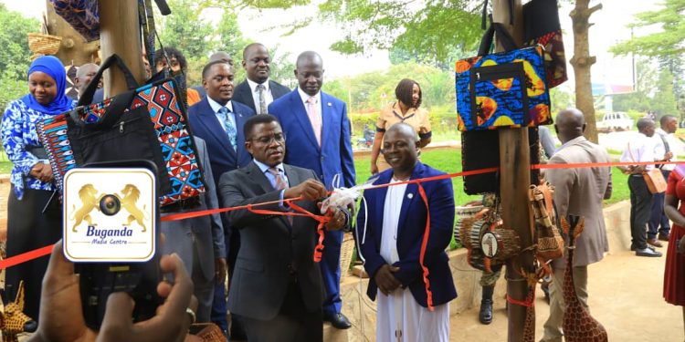 Katikkiro Mayiga atongozza Ekkadiyizo ly’ Ebitabo, akuutidde abantu ku bukulu bw’ ebyobulambuzi