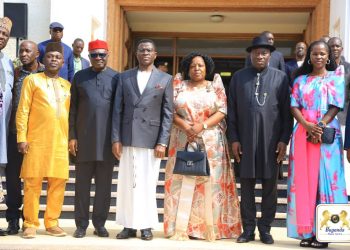 Katikkiro Mayiga asisinkanye eyaliko Pulezidenti wa Nigeria,  Jonathan Goodluck naalabula abakulembeze ba Africa abalemera obuyinza