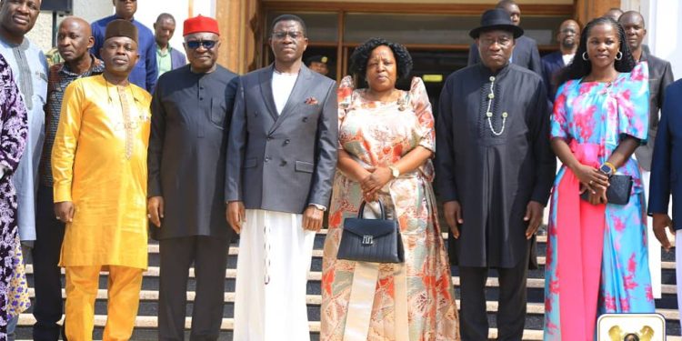 Katikkiro Mayiga asisinkanye eyaliko Pulezidenti wa Nigeria, Jonathan Goodluck naalabula abakulembeze ba Africa abalemera obuyinza