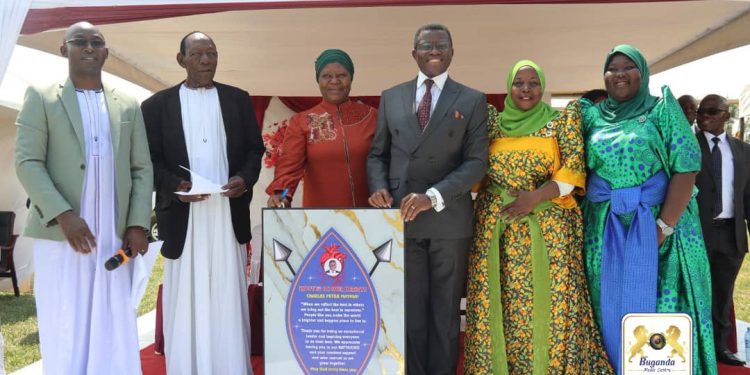 Katikkiro Mayiga atabukidde abazadde abasuulirira ebyenjigiriza