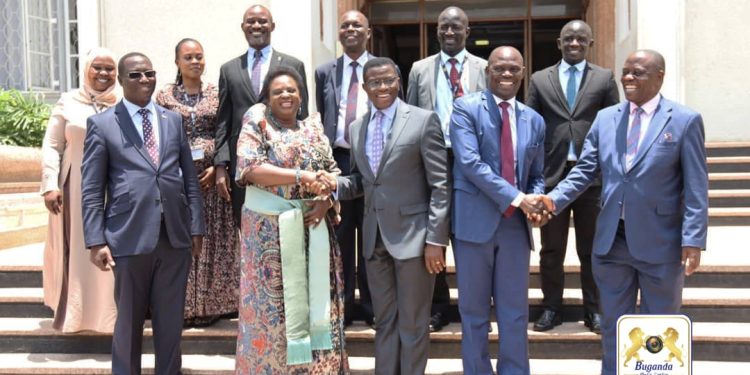 Katikkiro Mayiga asisinkanye Minisita Amongi, asabye abantu okuwa obuwangwa obw’enjawulo ekitiibwa