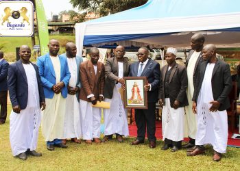 Owek Bwanika akuutidde abantu ba Beene ku bumu
