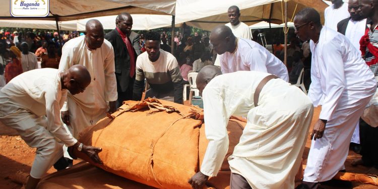 Omutaka James Mbaale Zzamuwanga aterekeddwa, Ssaabasajja asiimye emirimu gye