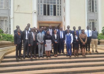 Owek. Bwanika alabudde bannamateeka ku ssente ez’amangu