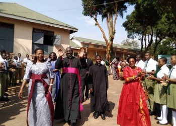Msgr. Ssemusu atenderezza omutindo gw’essomero lya Lubiri High