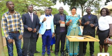 Aba  Buganda Kwekwaffe balabudde Minisita Mayanja akomye okuvvoola Nnamulondo