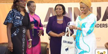 Nnaabagereka Nagginda asabye abakyala batwale ebifo by’obukulembeze