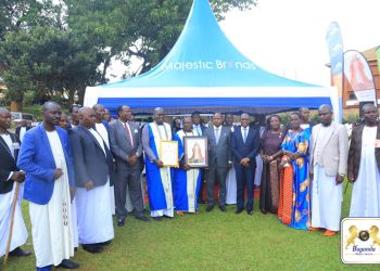 Owek. Mayiga akuutidde Abaami ku bwerufu