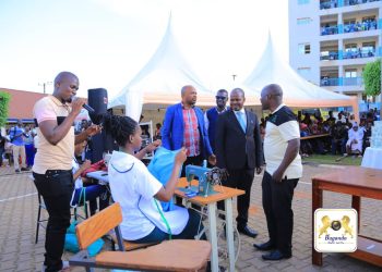 Okwekulaakulanya kutandika na bwagazi bw’olina mu kyokola –  Owek. Kazibwe