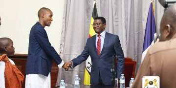 Gabunga Omubbulukuse ayanjuddwa eri Katikkiro, Owek. Mayiga asabye abazzukulu bateeke amaanyi ku butaka