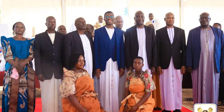 Katikkiro Mayiga asabye abantu obuteekubagizabasobole okugenda mu maaso