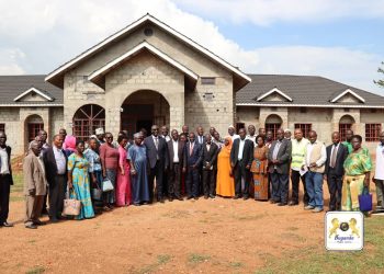 Ab’ Akakiiko k’Ebyensimbi balambudde amalwaliro g’Obwakabaka, Owek. Waggwa atendereza omulimu ogukoleddwa