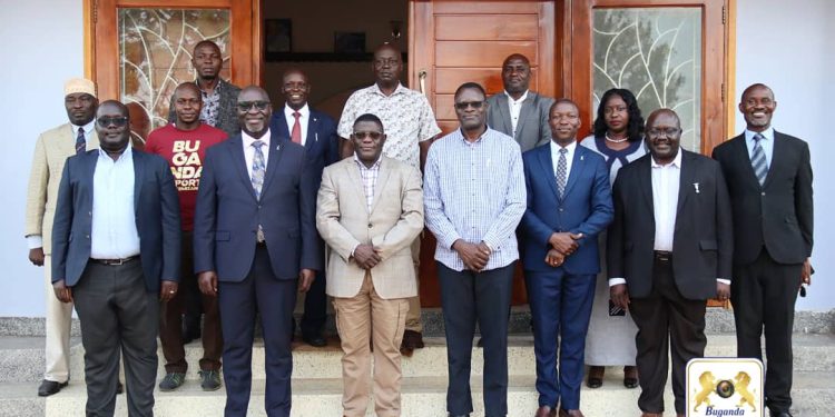 Abalondoola Nnamutayiika balambudde Ekisaawe ky’Obwakabaka ekizimbibwa mu Buddu, beebazizza Pookino olw’obuyiiya