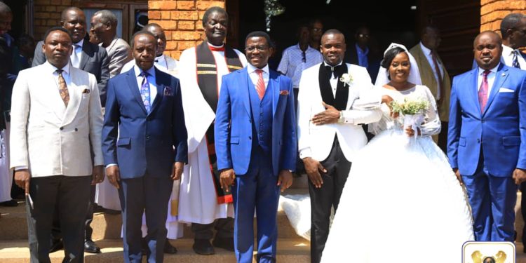 Katikkiro Mayiga asabye abayingira obufumbo obutakulembeza bitiibwa