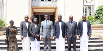 Owek. Mayiga asabye bannamawulire okuwandiika amawulire mu butuufu bwago