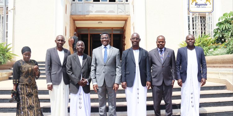 Owek. Mayiga asabye bannamawulire okuwandiika amawulire mu butuufu bwago