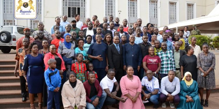 Obwakabaka butegekedde bannamawulire akabaga, basabiddwa okubeera abamanyi  