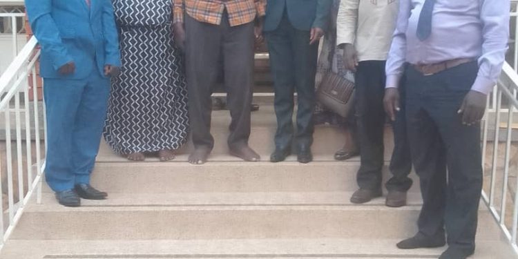Minisita  Kawuki alambudde Kaggo eyawummula Owek. Tofiri Kivumbi Malokweza, akubirizza abaweereza ba Kabaka okubeera abeetowaze